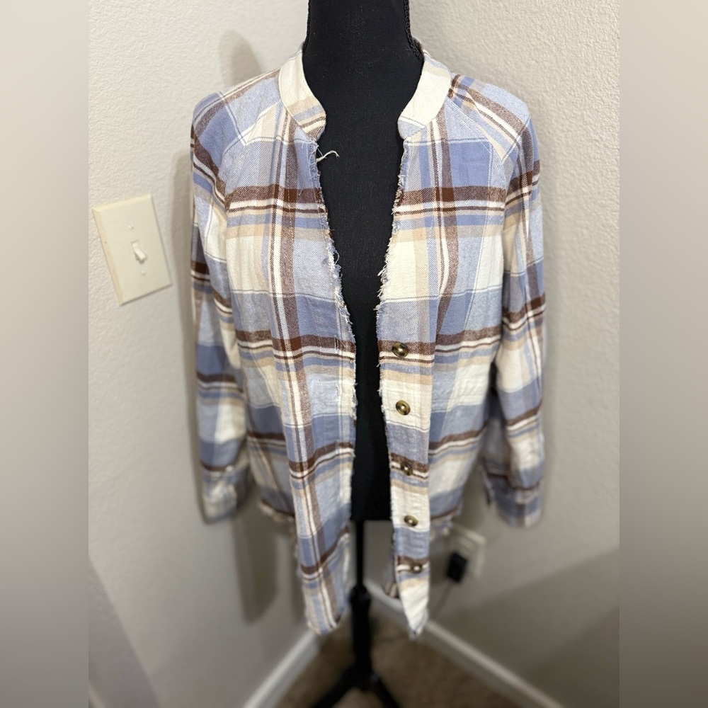 Blu Pepper Plaid Button Down‎ Shacket- Size Medium
